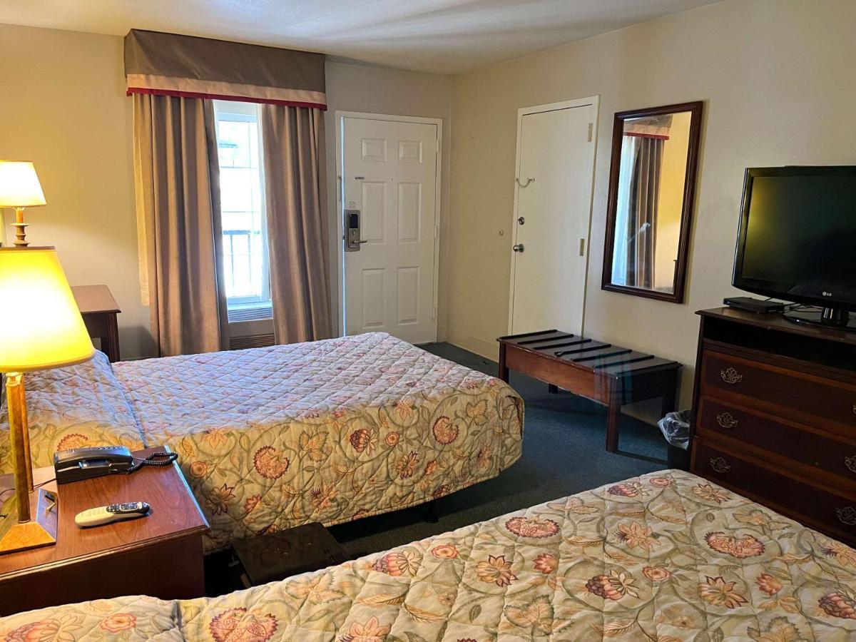 6 Bracey, Va I 85 Hotel